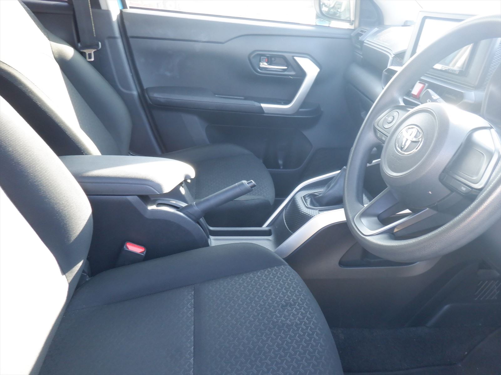 car-img