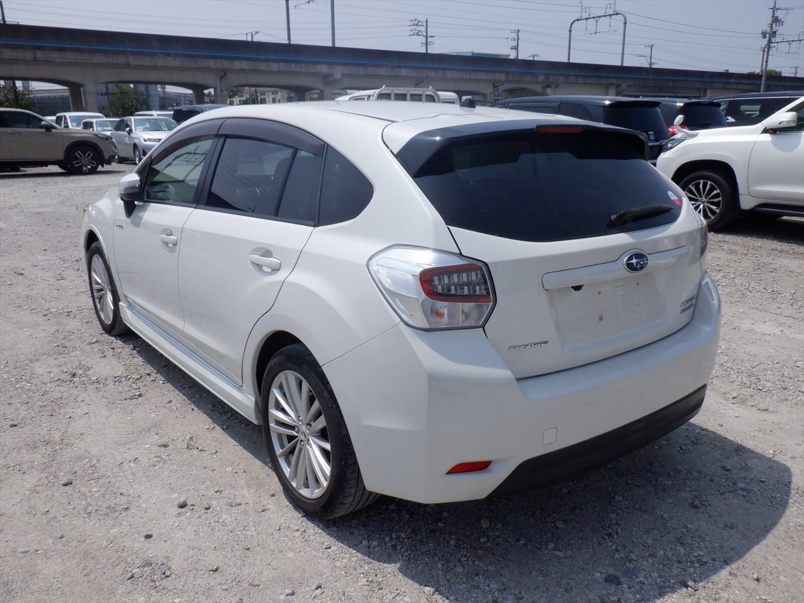 car-img